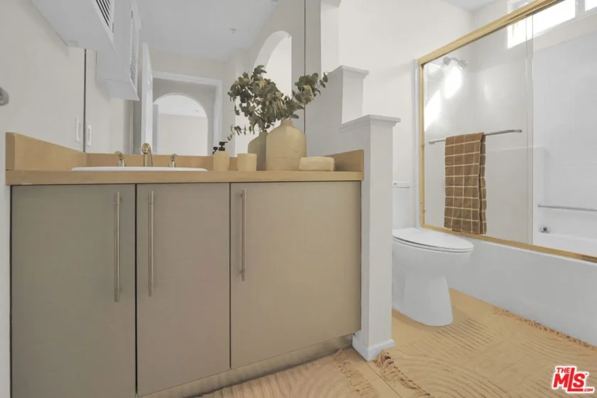 620 S Gramercy Place #135 photo 8