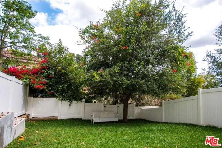1882 Lucretia Avenue photo 38