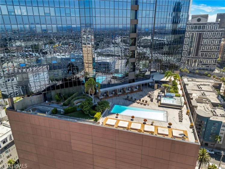 1100 Wilshire Boulevard #3302 photo 5