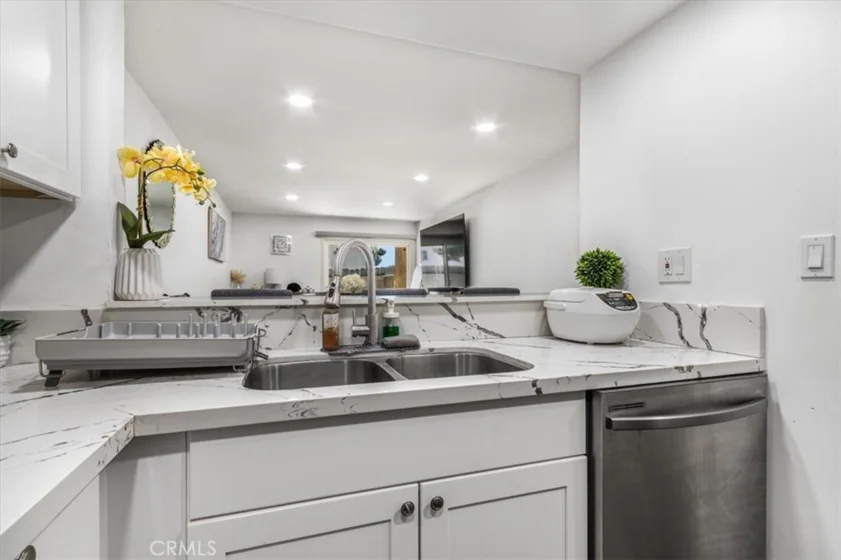 278 N Wilshire #129 photo 12