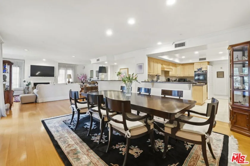 277 S Spalding Drive #203 photo 11