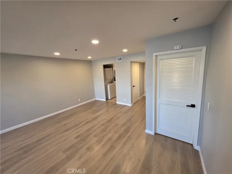 6545 Reseda photo 9
