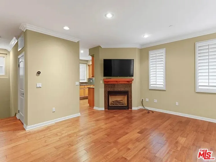 1810 S Barrington Avenue #5 photo 25