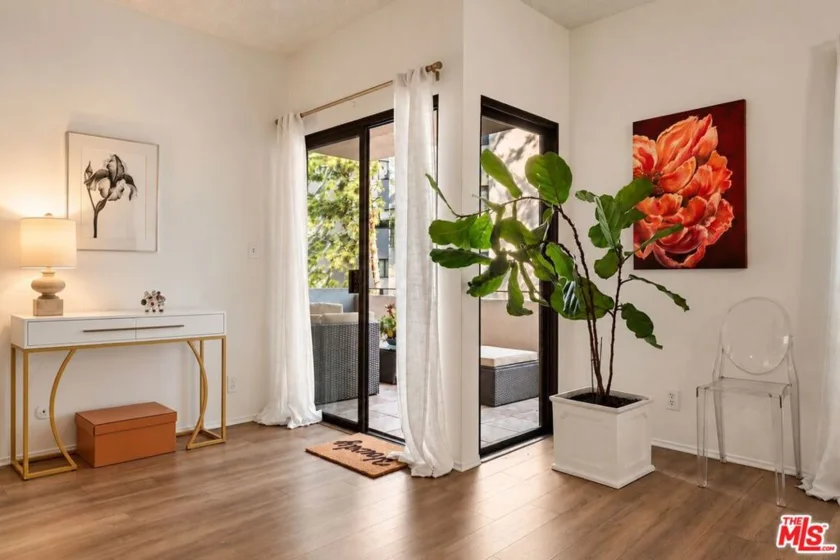 637 Wilcox Avenue #1E photo 5