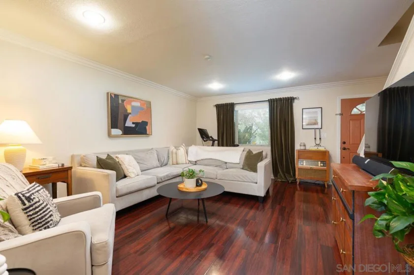 1463 N Broadway #C photo 1