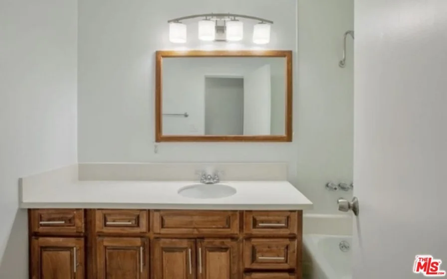 855 Victor Avenue #210 photo 11