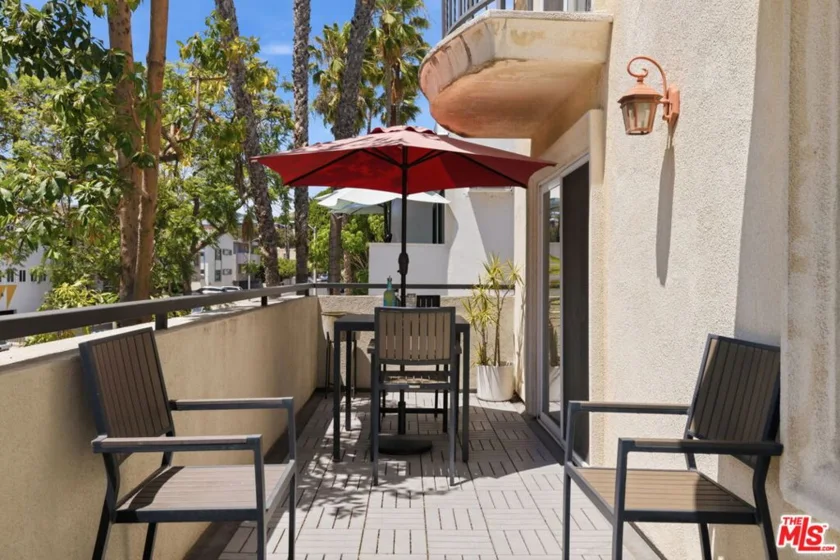 1010 N Curson Avenue #101 photo 16