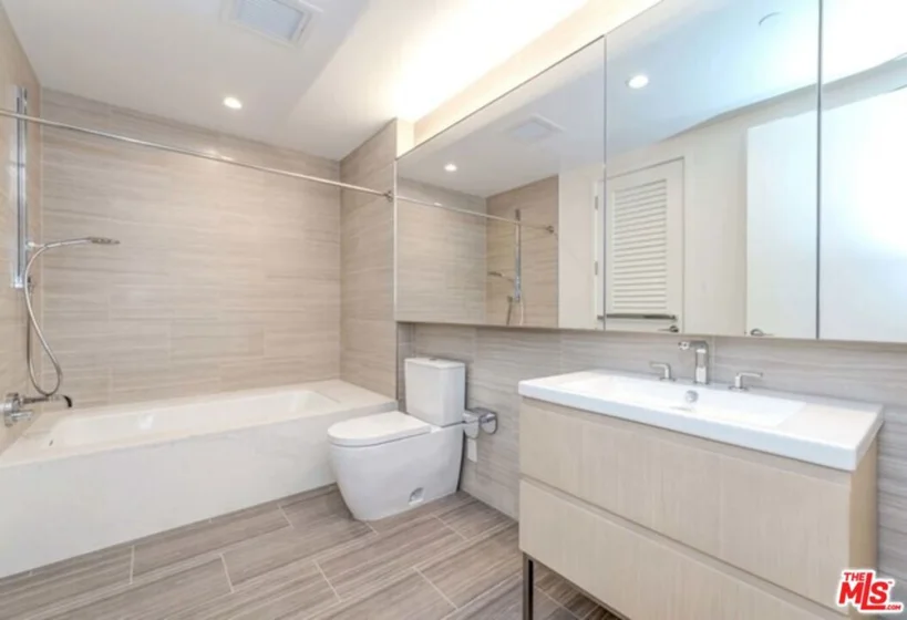 877 Francisco Street #708 photo 31