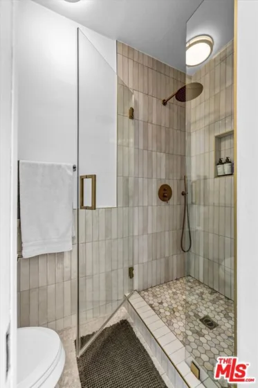 1221 N Kings Road #101 photo 18