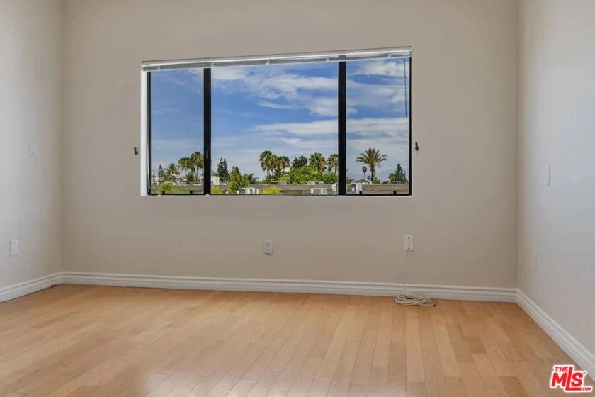 4443 Ventura Canyon Avenue #304 photo 41
