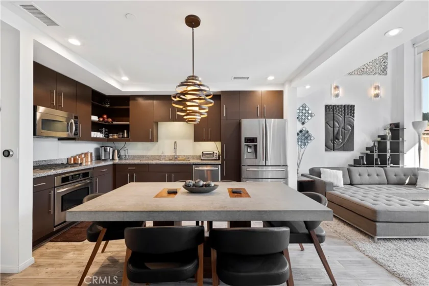 1100 Wilshire Boulevard #1707 photo 2