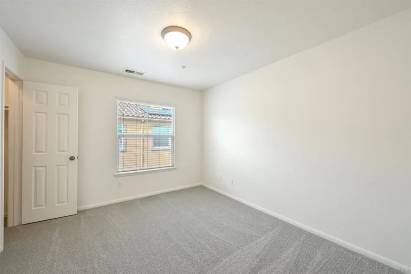 749 Almond photo 18