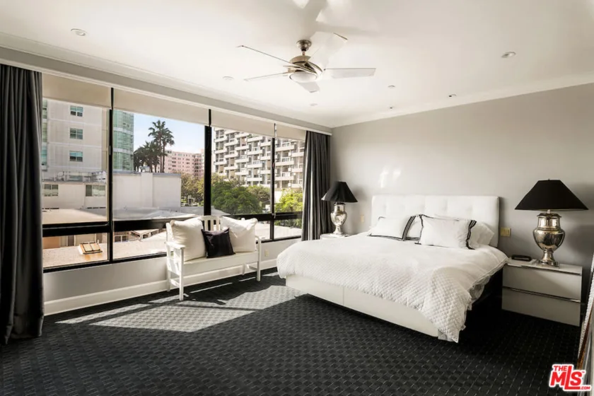 10350 Wilshire Boulevard #404 photo 21