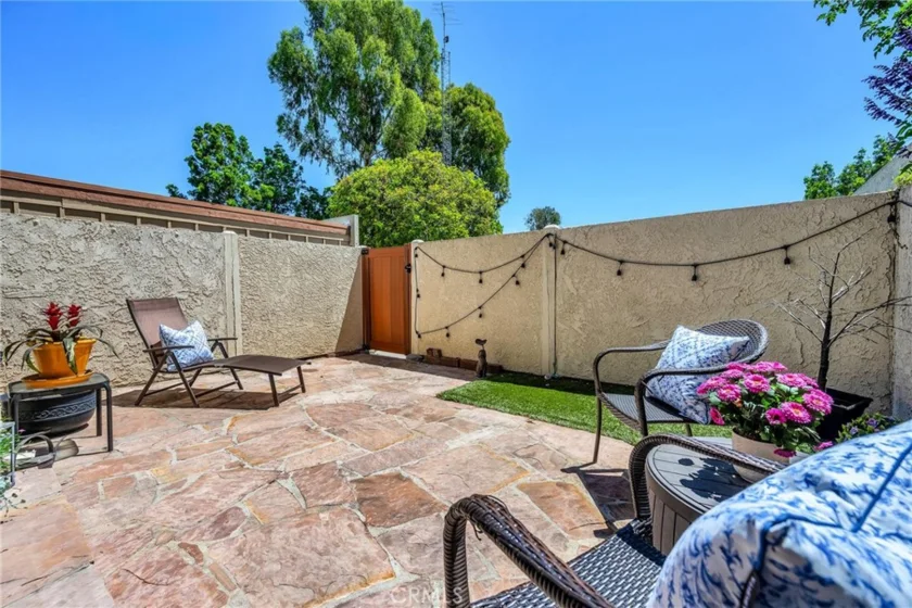 21555 Burbank Boulevard #47 photo 14