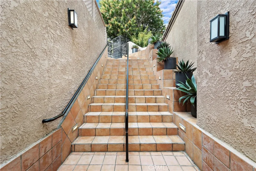 251 Calliope Street photo 31