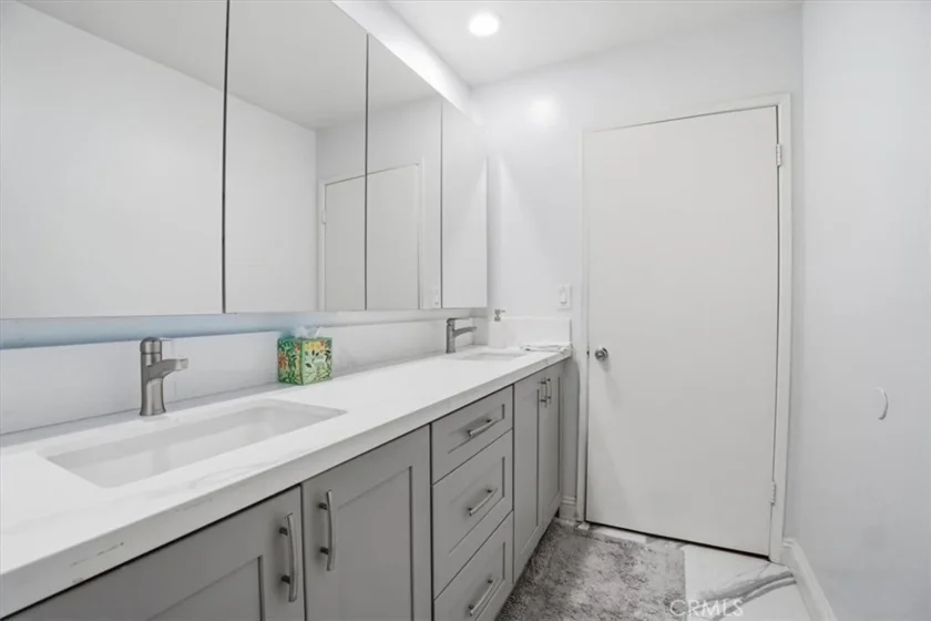 14325 Foothill #9 photo 22
