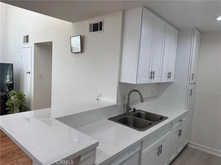 5700 Etiwanda #264 photo 9