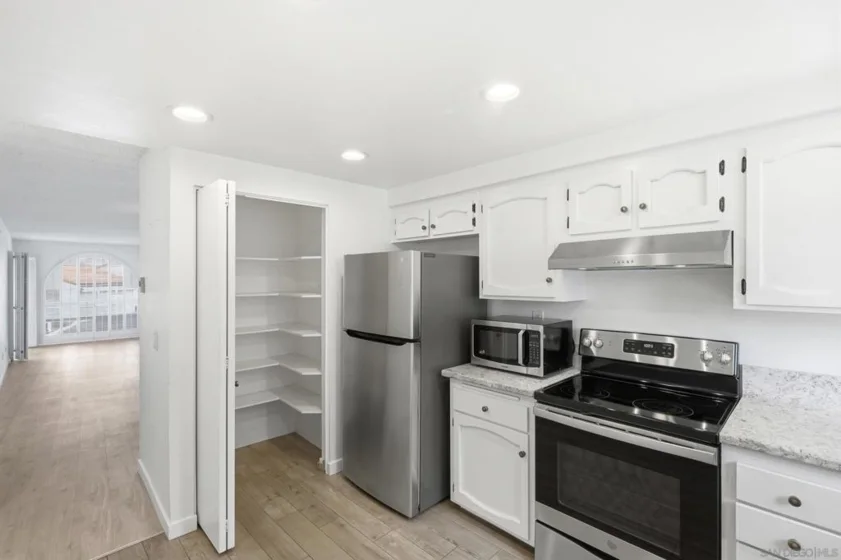 6675 Paseo Del Norte #E photo 9
