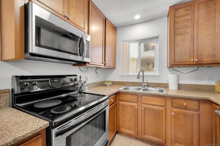 1756 Essex #206 photo 8