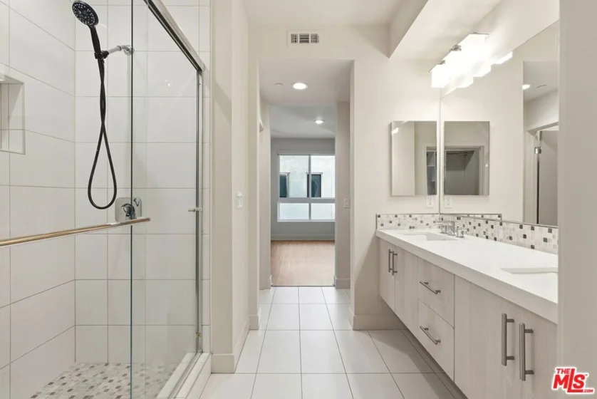 2111 N Cahuenga Boulevard #11 photo 25