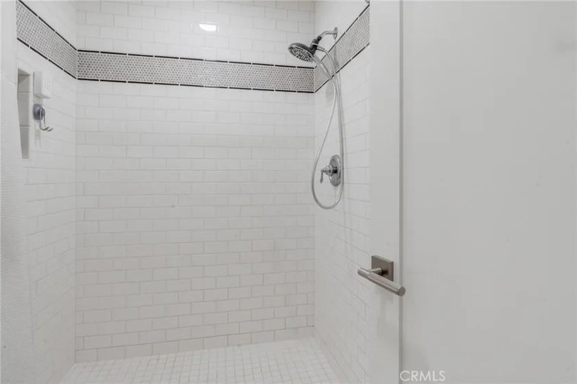6330 Riviera photo 36