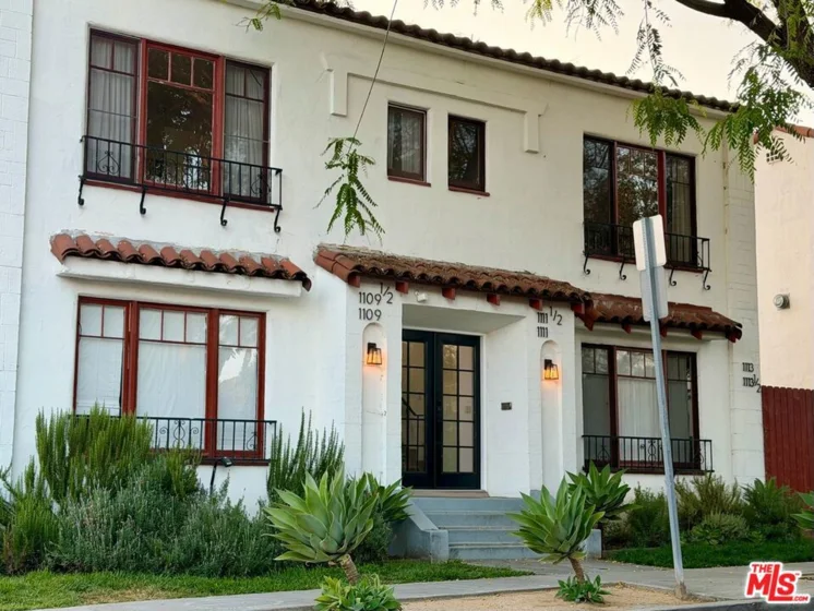 1111 N Vista Street photo 4
