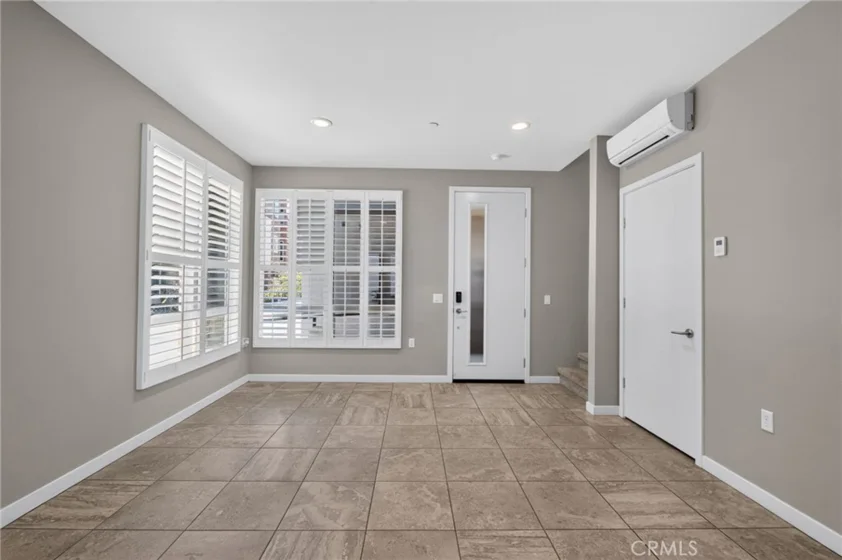 821 Brickyard photo 8