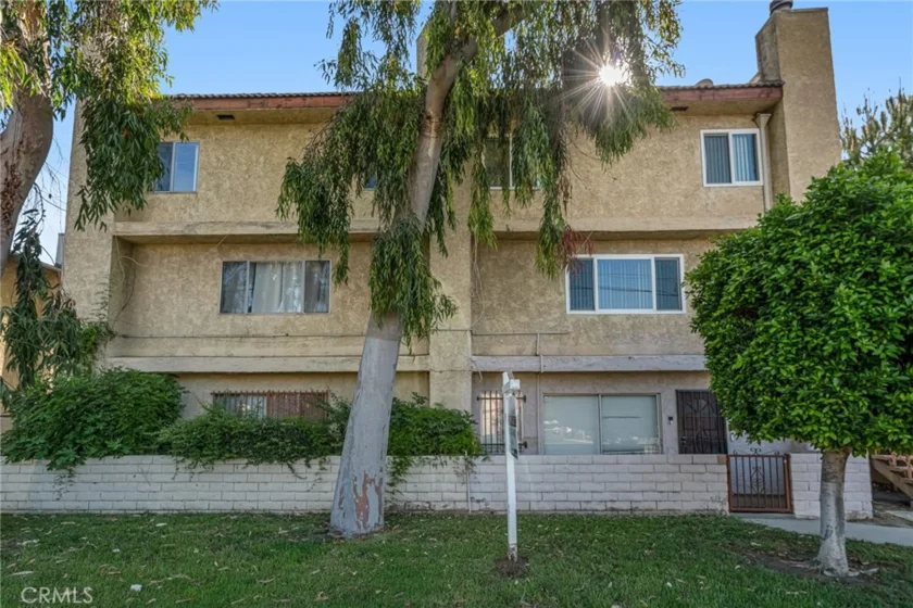 6438 Hazeltine Avenue #6 photo 2