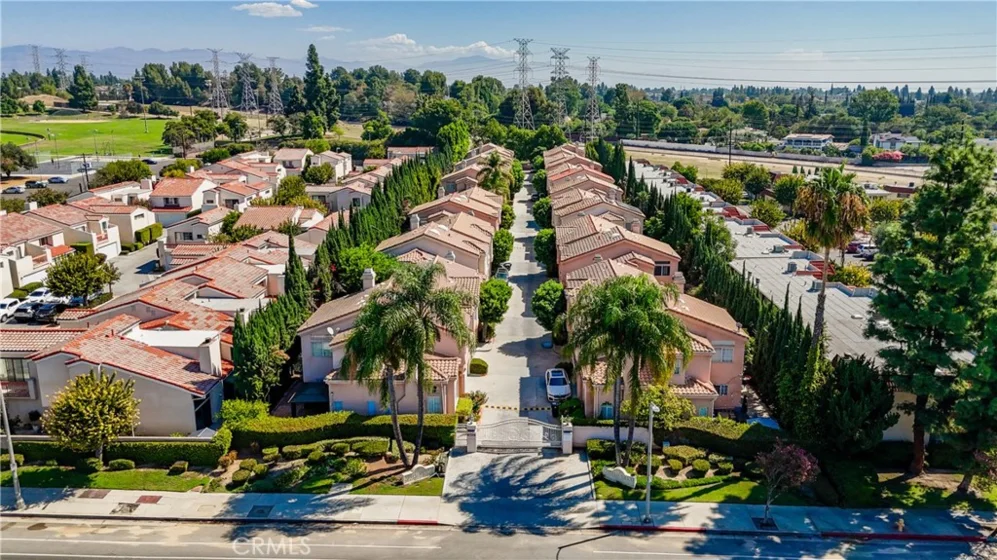 Unit C Reseda Boulevard photo 36
