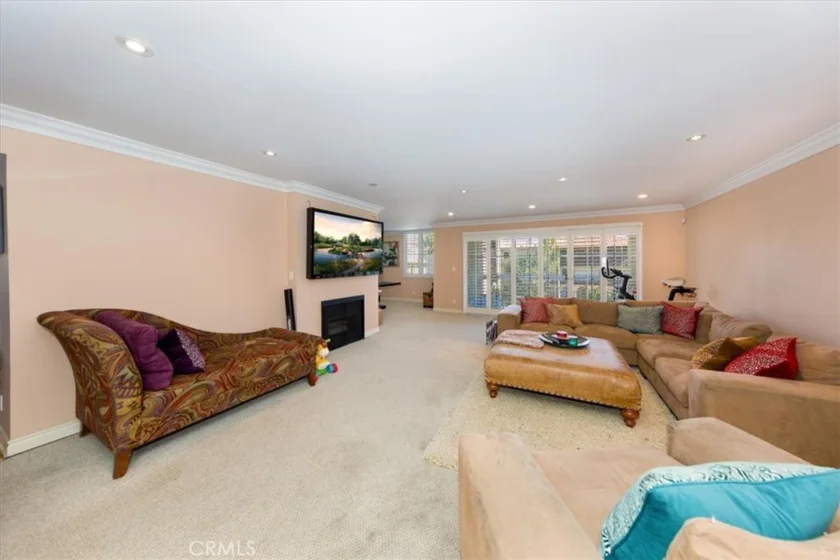 5339 Lindley Unit 207 photo 4