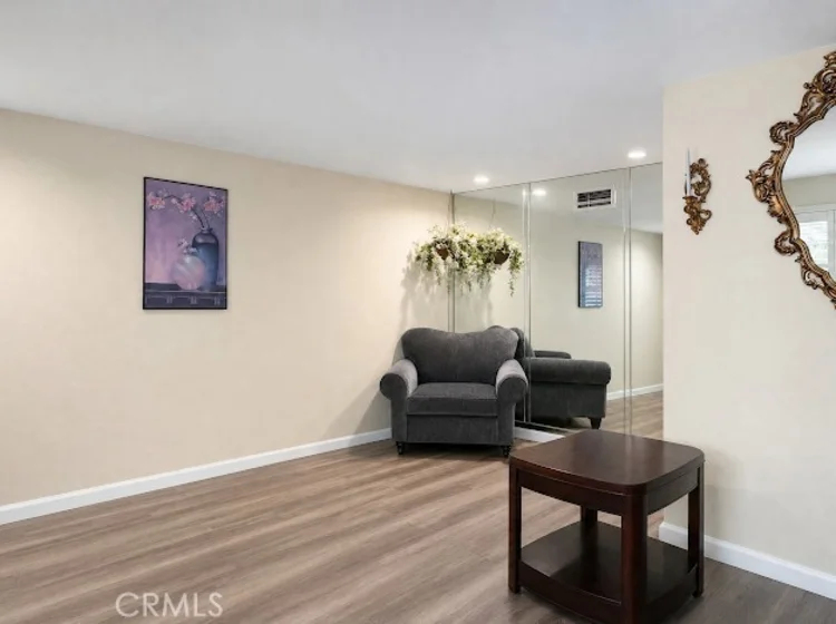 8714 Willis photo 5