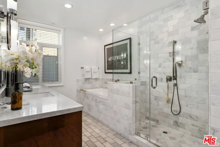 447 N Doheny Drive #102 photo 21