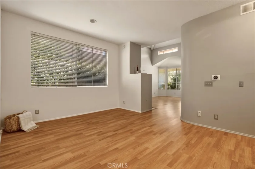 7329 Vassar photo 5