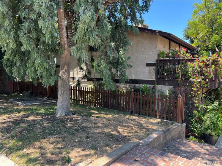 1415 El Sereno Avenue #4 photo 1