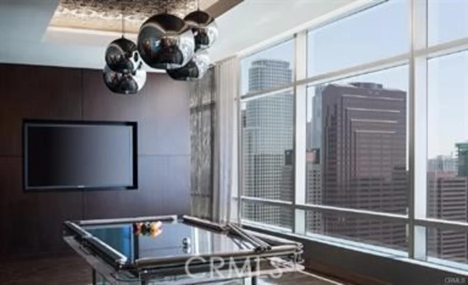 900 W Olympic #43D photo 16