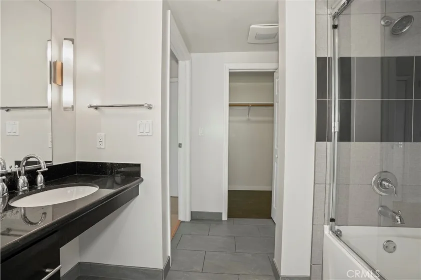 540 S Kenmore Avenue #203 photo 22