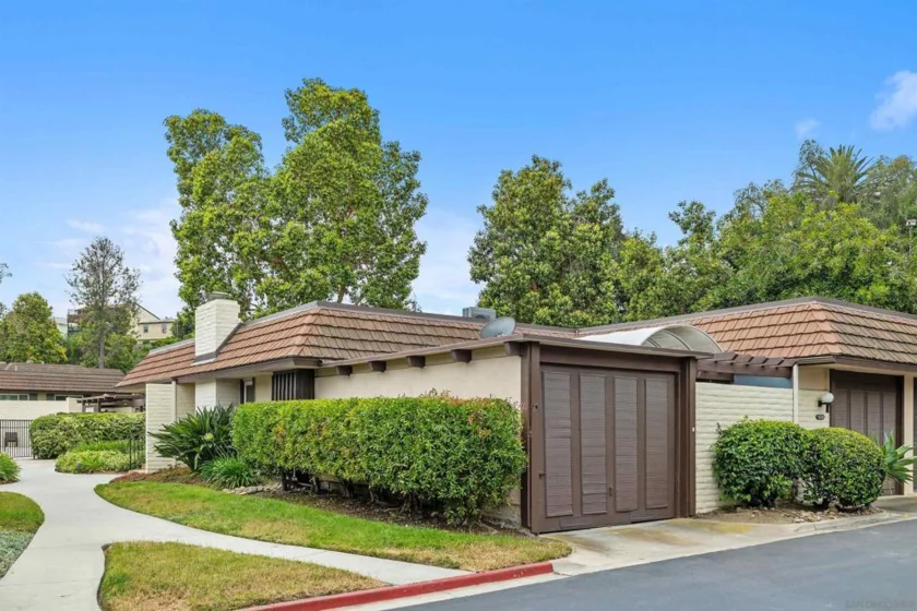 4220 Collwood Lane photo 1