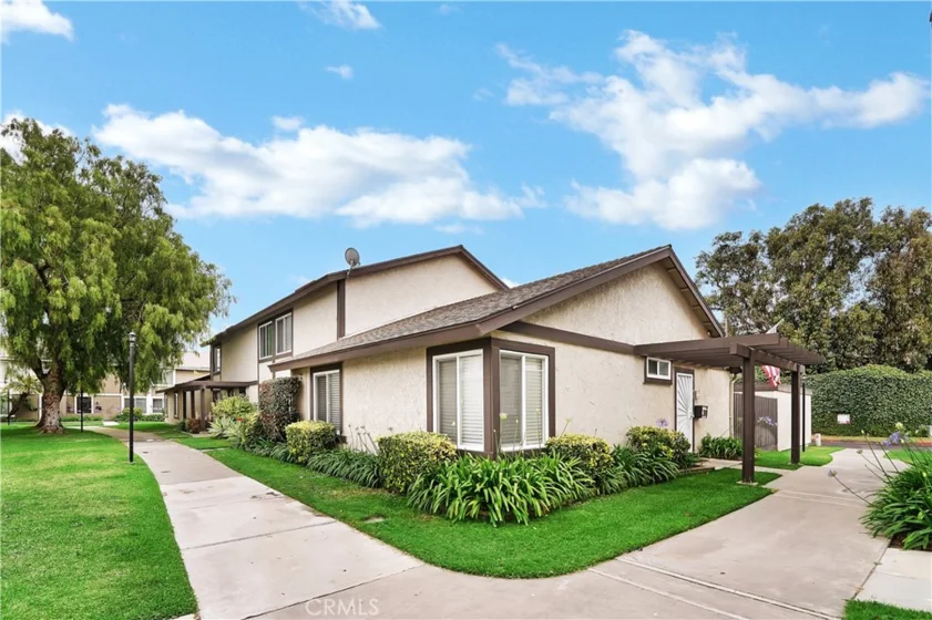 7145 Fulton Way photo 1