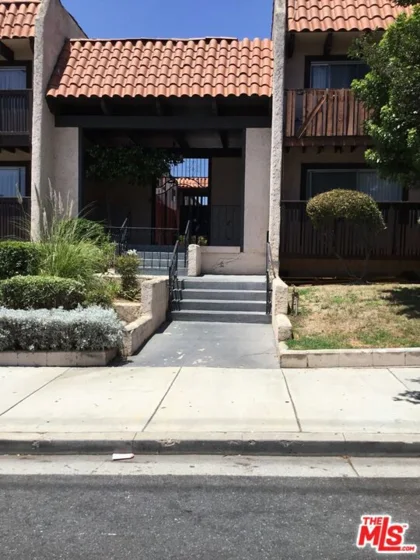 719 N Eucalyptus Avenue #1B photo 1