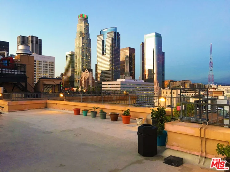 215 W 7th Street #907 photo 15