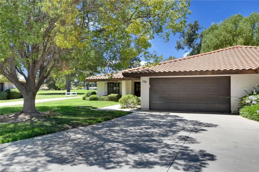 1221 Seven Hills Drive photo 1
