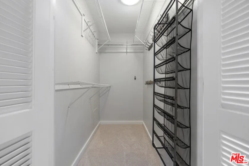 330 S Barrington Avenue #201 photo 22