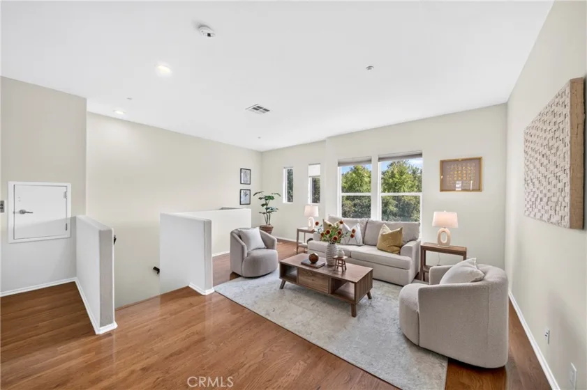 2256 Clark photo 9