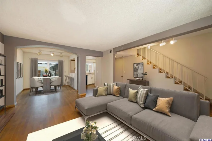 520 N Louise Street #207 photo 1