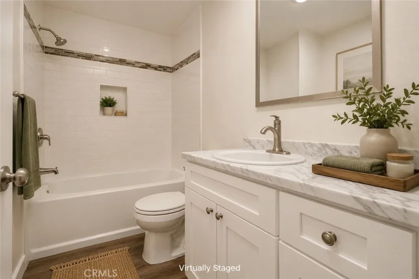 5320 Zelzah Avenue #201 photo 17