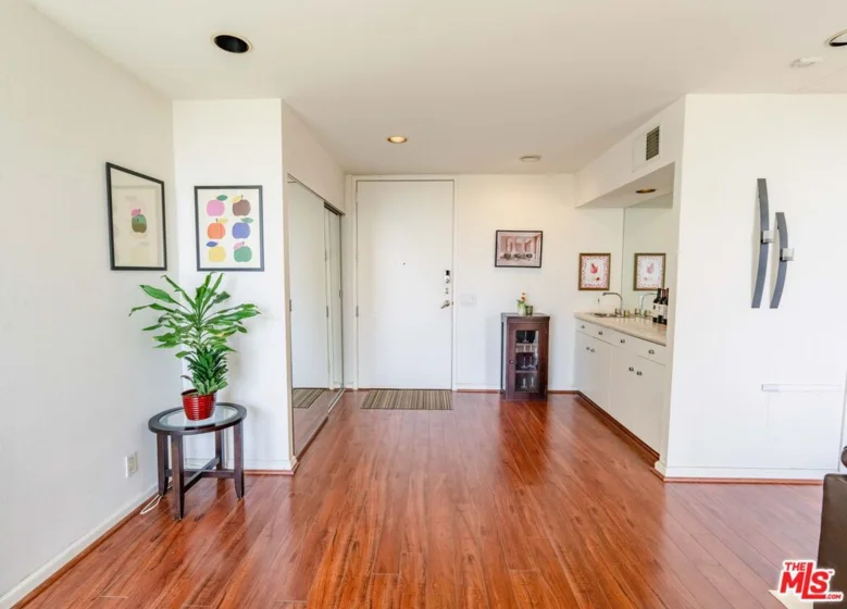 100 S Doheny Drive #711 photo 6