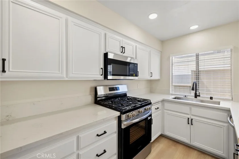 2640 W Segerstrom Avenue #B photo 13