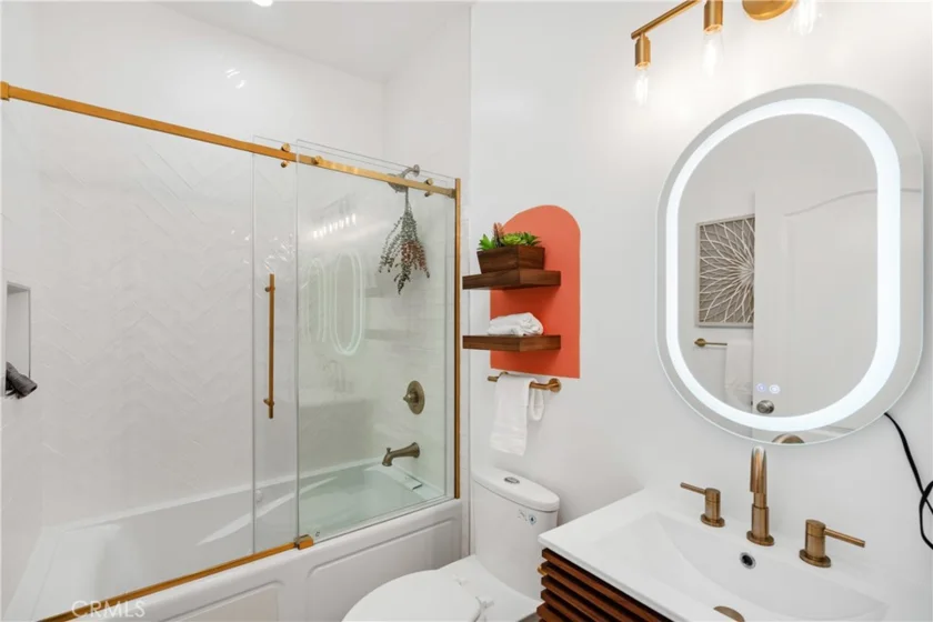 828 N Hudson Avenue #106 photo 10