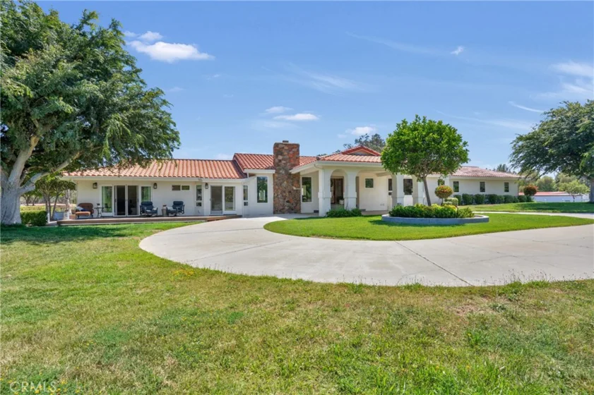 26465 Douglas Avenue photo 35