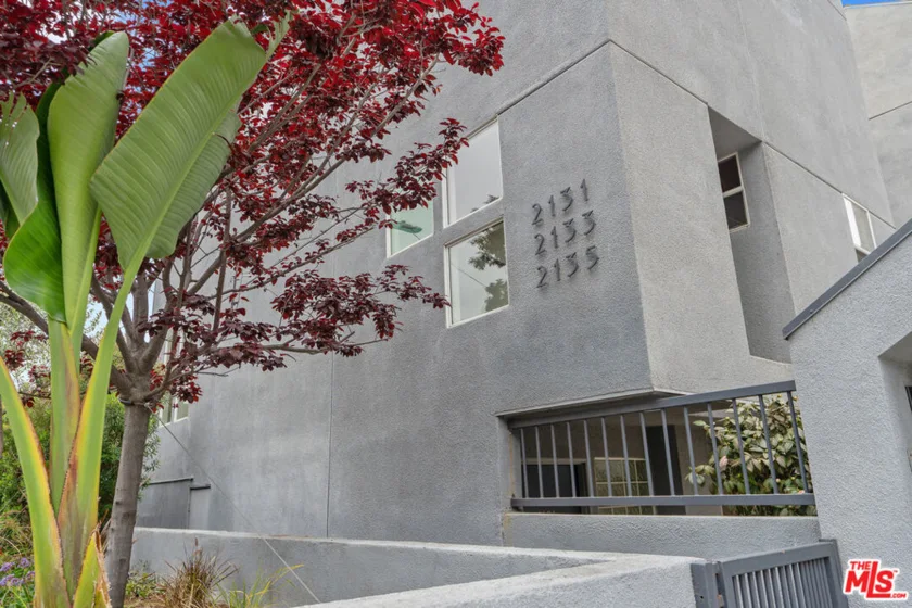 2131 Griffith Park Boulevard photo 1